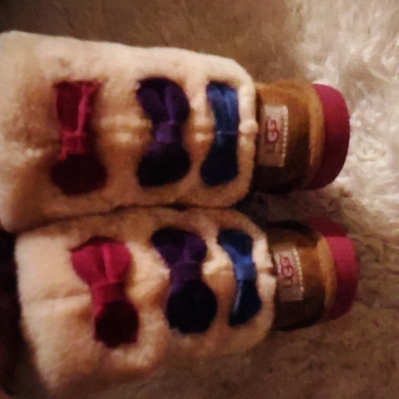 EUC: GIRLS LIKE NEW UGG BOW TIE BOOTS - Picture 2 of 5